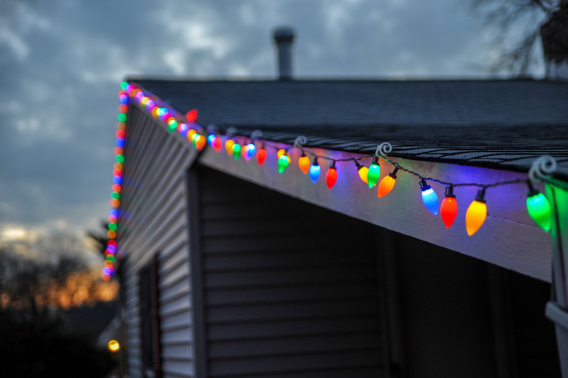 Holiday Lights Cost to Install and How to Put Them Up Yourself